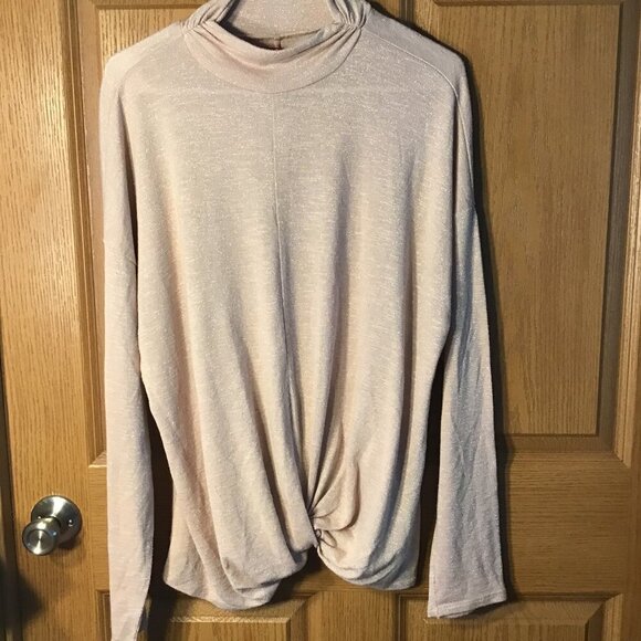 Jennifer Lopez Sweater - Picture 1 of 2